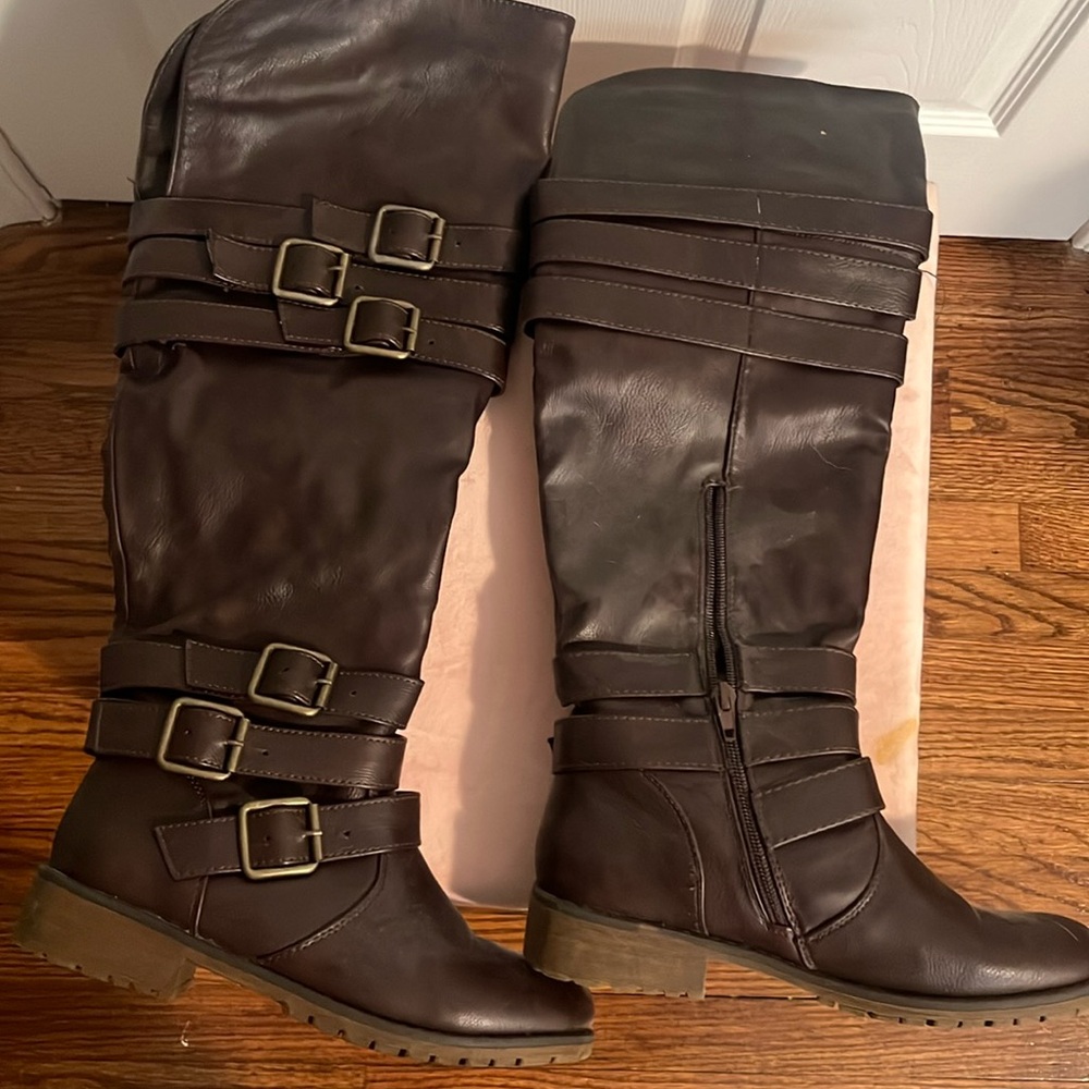 Brown knee high boots size 6 1/2